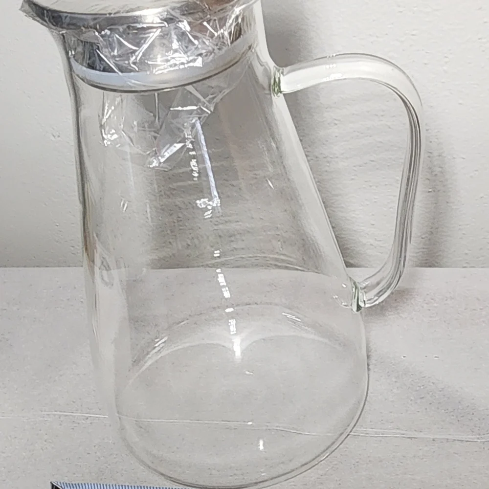 Stylish Glass Pitcher with Silver Lid - 68 Oz - Picture 16 of 16